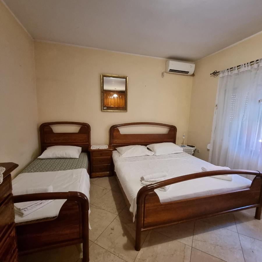 Apartment On The Shore Of The Bay Of Kotor With Free Wi-Fi Kültér fotó