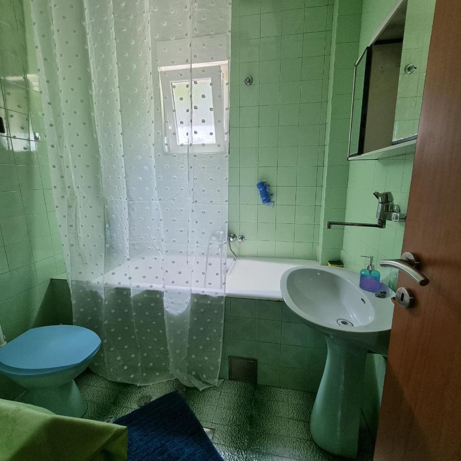 Apartment On The Shore Of The Bay Of Kotor With Free Wi-Fi Kültér fotó